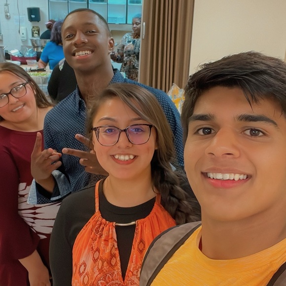 Meet the posher, Edith - Picture 10 of 13